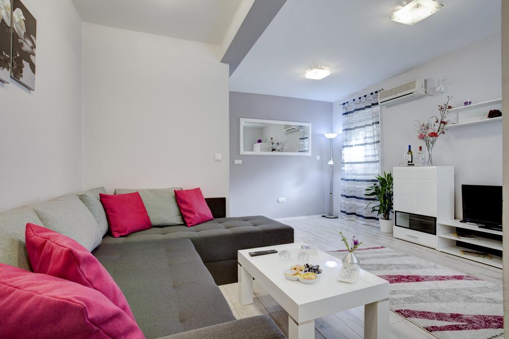 Apartment Biljana Belgrad Exteriör bild